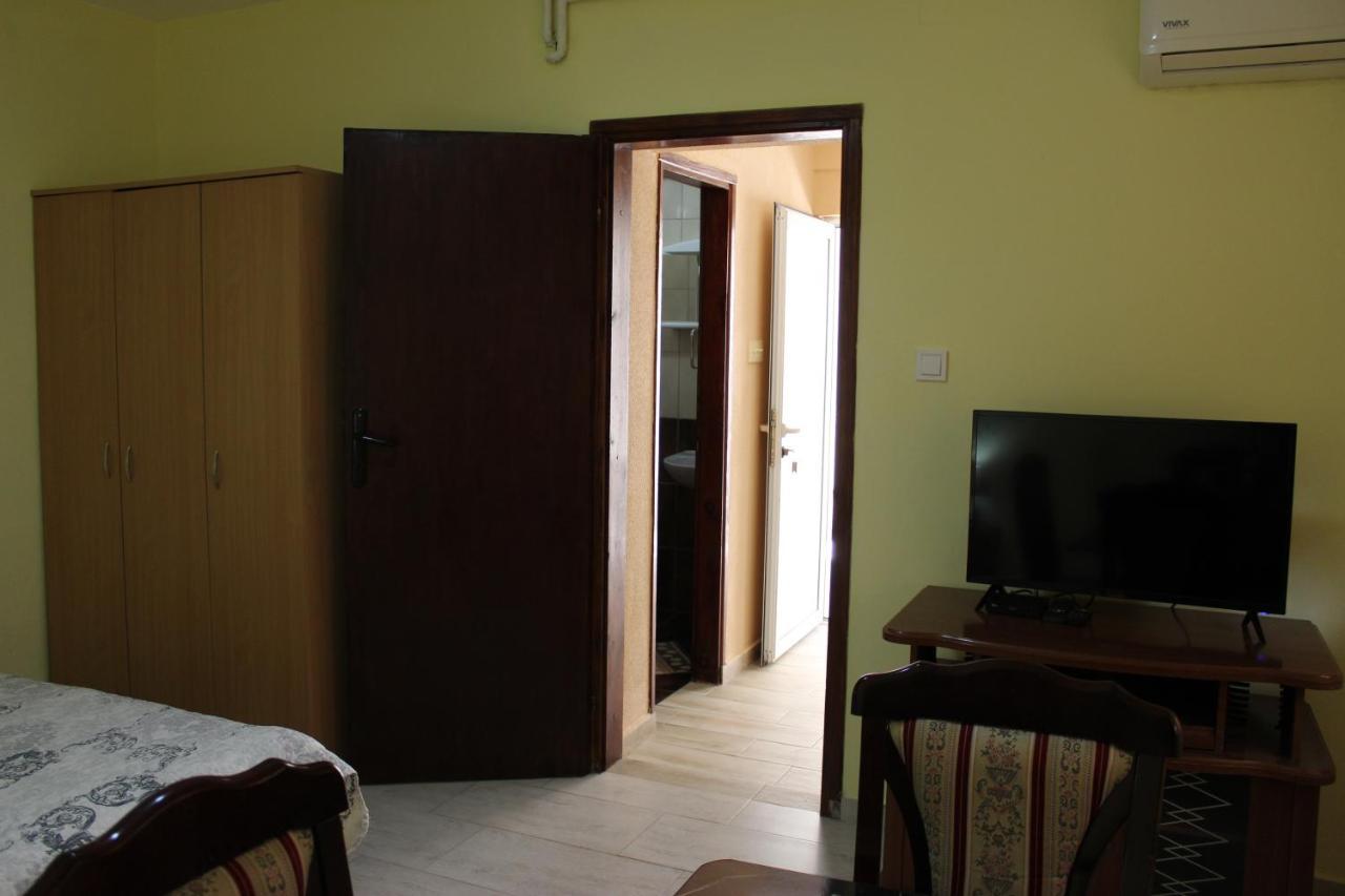 Apartmani Franovic ติวัต ภายนอก รูปภาพ