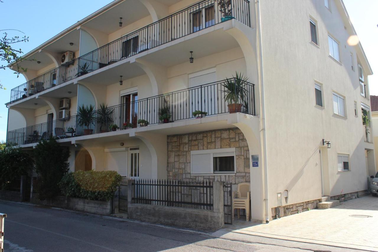 Apartmani Franovic ติวัต ภายนอก รูปภาพ