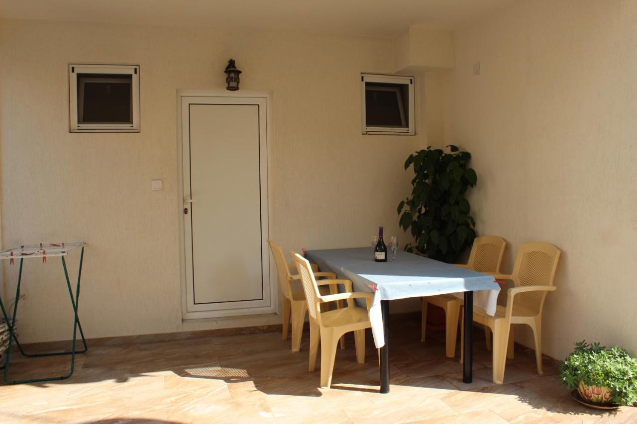 Apartmani Franovic ติวัต ภายนอก รูปภาพ